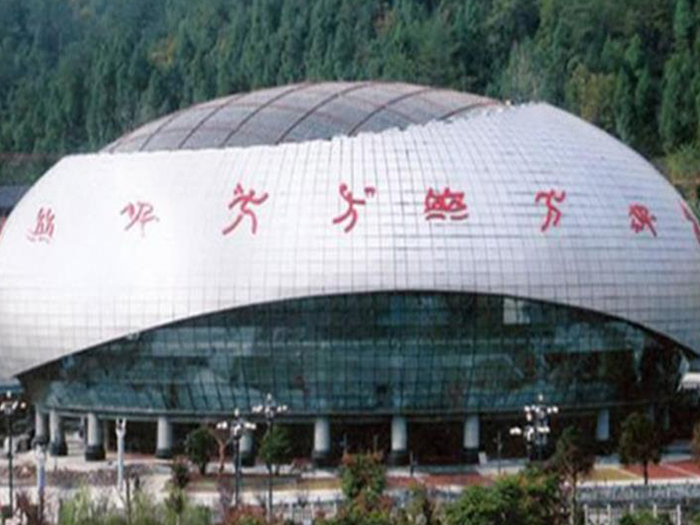 洪湖体育中心球形网架加工安装
